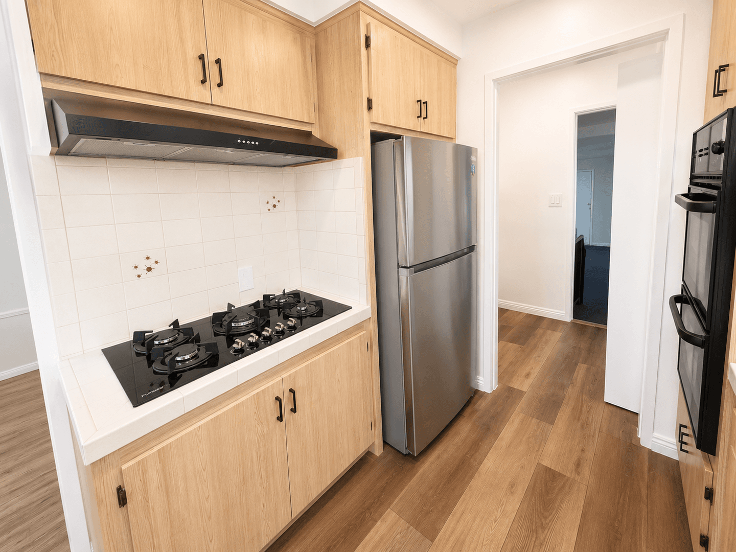 Los Angeles House: 2157 W 109th Pl