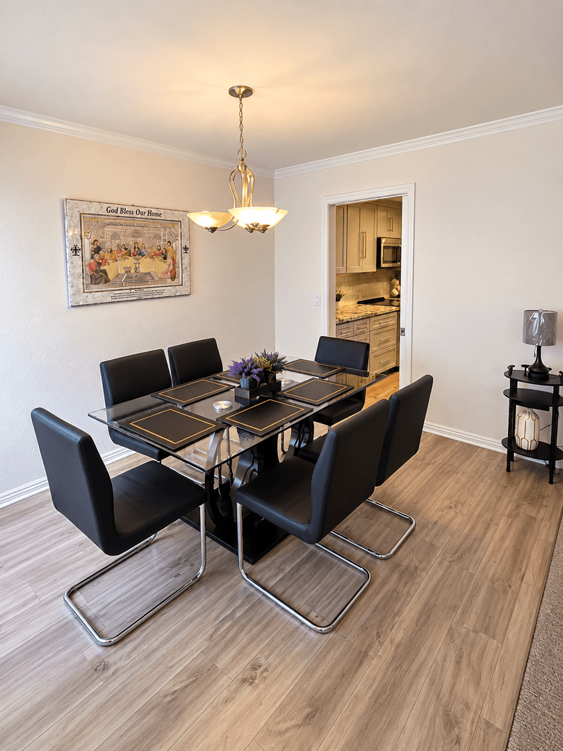 Rolling Hills Apartment: 15 Cresta Verde