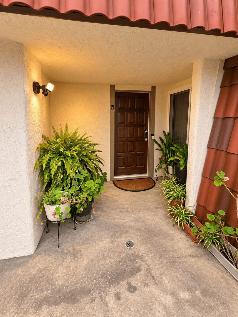 Rolling Hills Apartment: 15 Cresta Verde