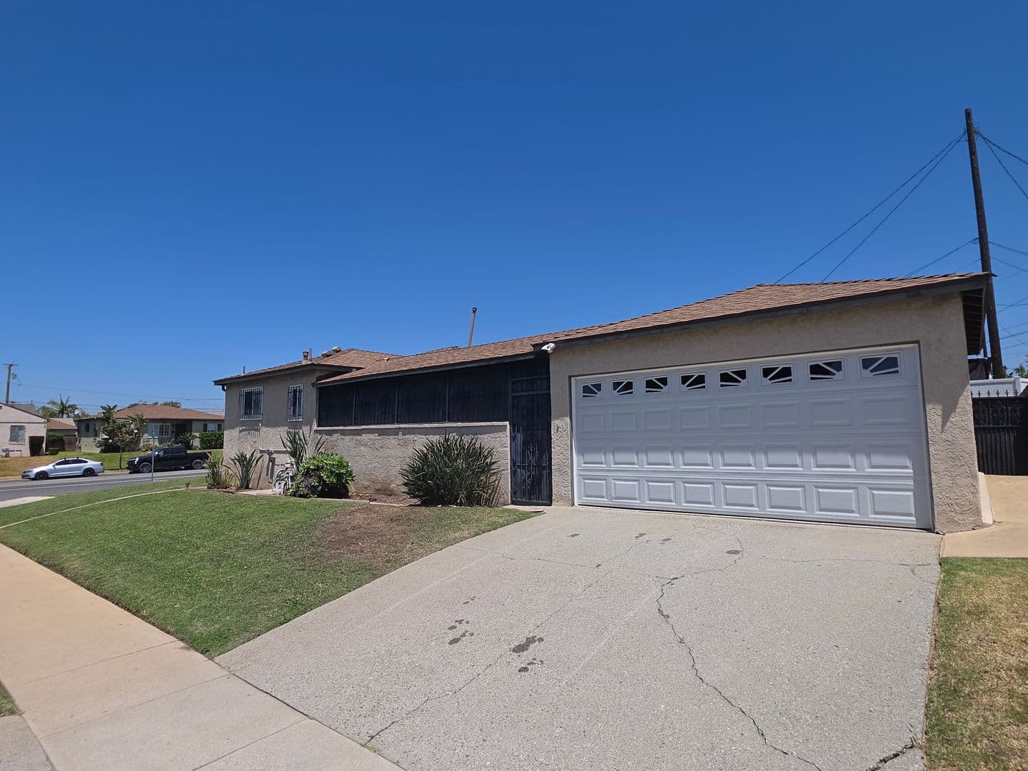 Los Angeles House: 2157 W 109th Pl