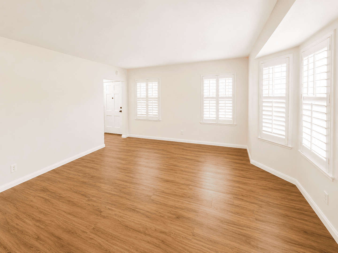 Los Angeles House: 2157 W 109th Pl