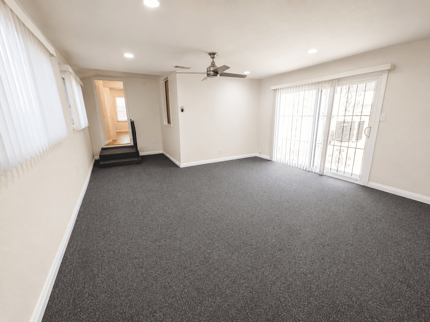Los Angeles House: 2157 W 109th Pl