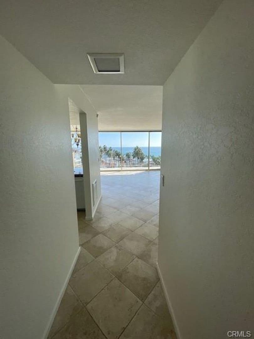 San Clemente Condo: 405 Avenida Granada, #404