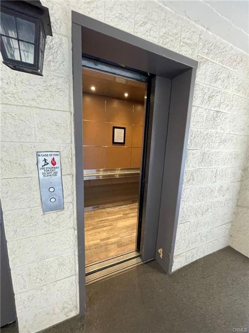 San Clemente Condo: 405 Avenida Granada, #404
