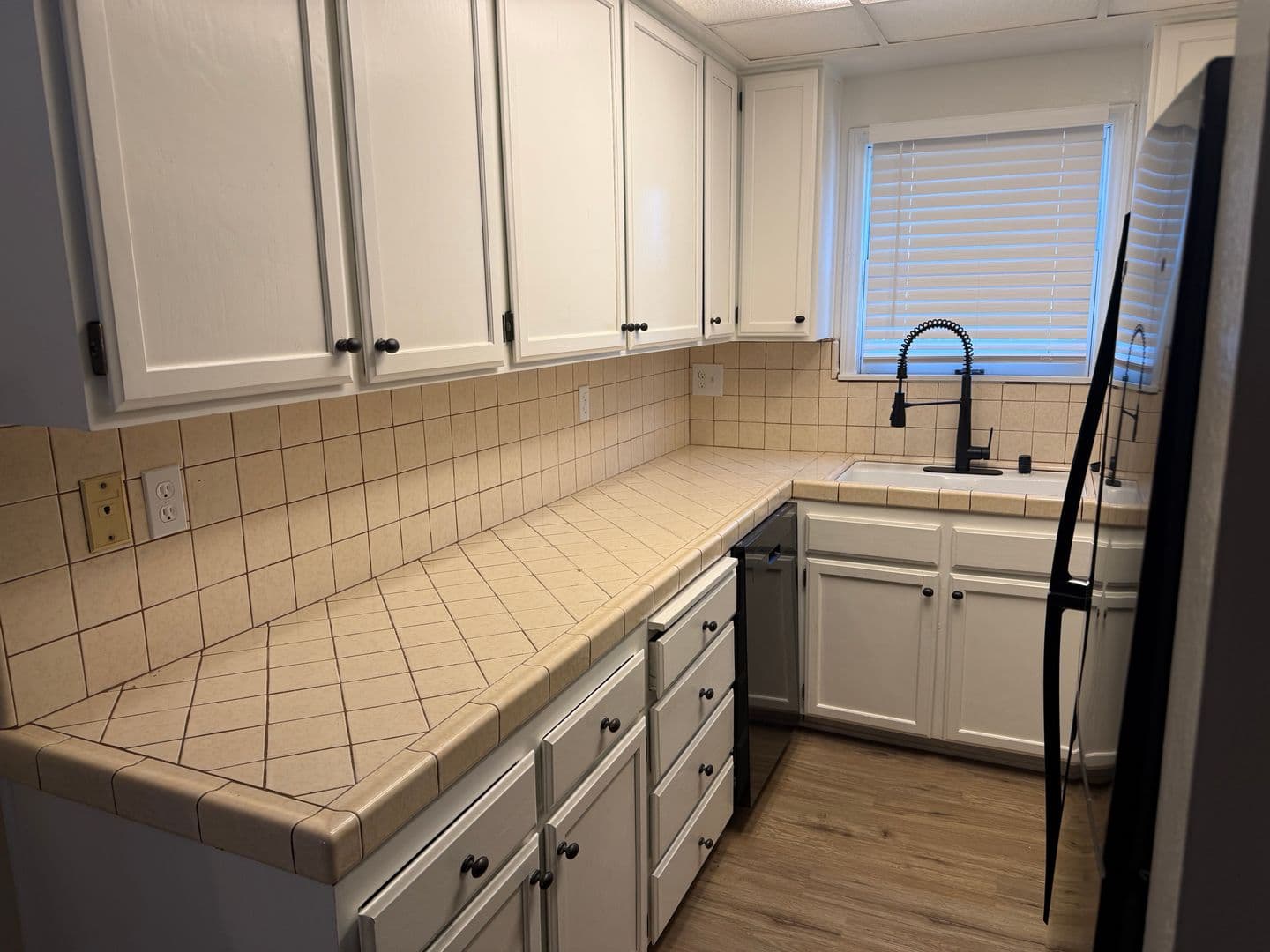 Glendora Condo: 325 N Vermont