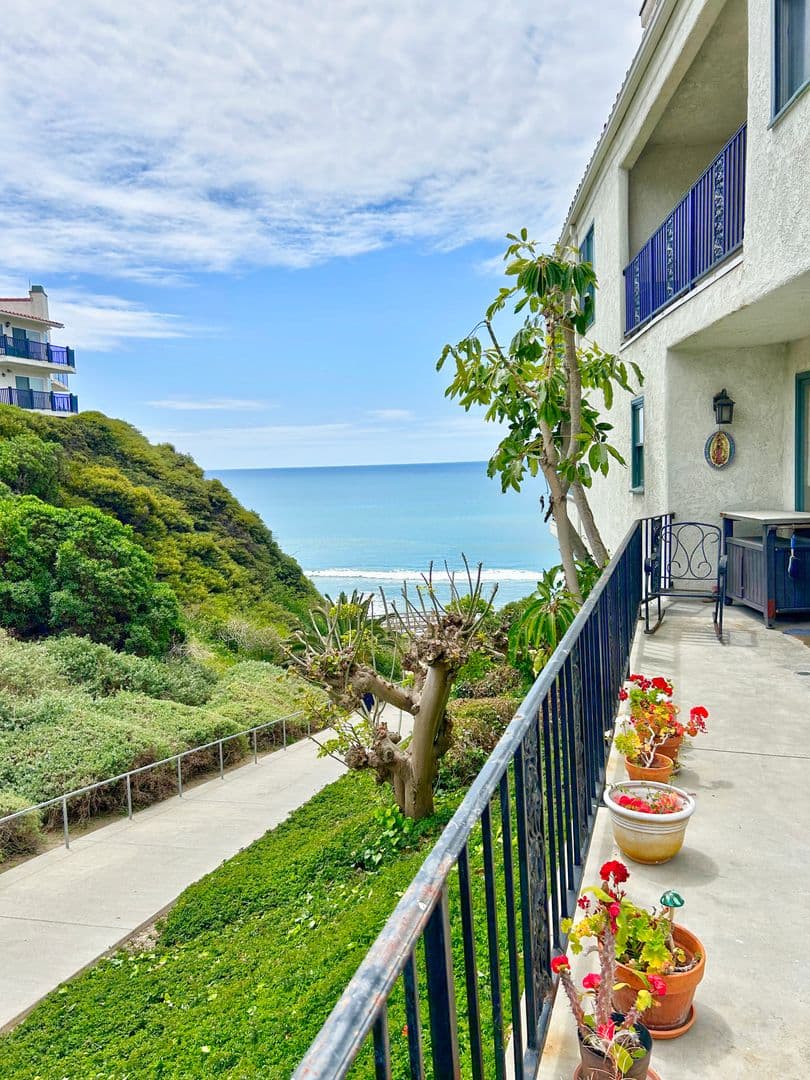 San Clemente House: 258 W Escalones, Unit F