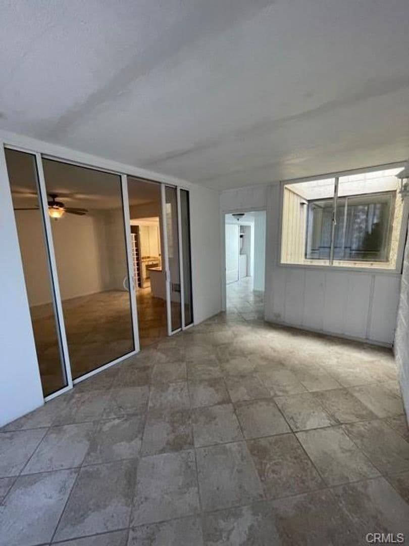 San Clemente Condo: 405 Avenida Granada, #404