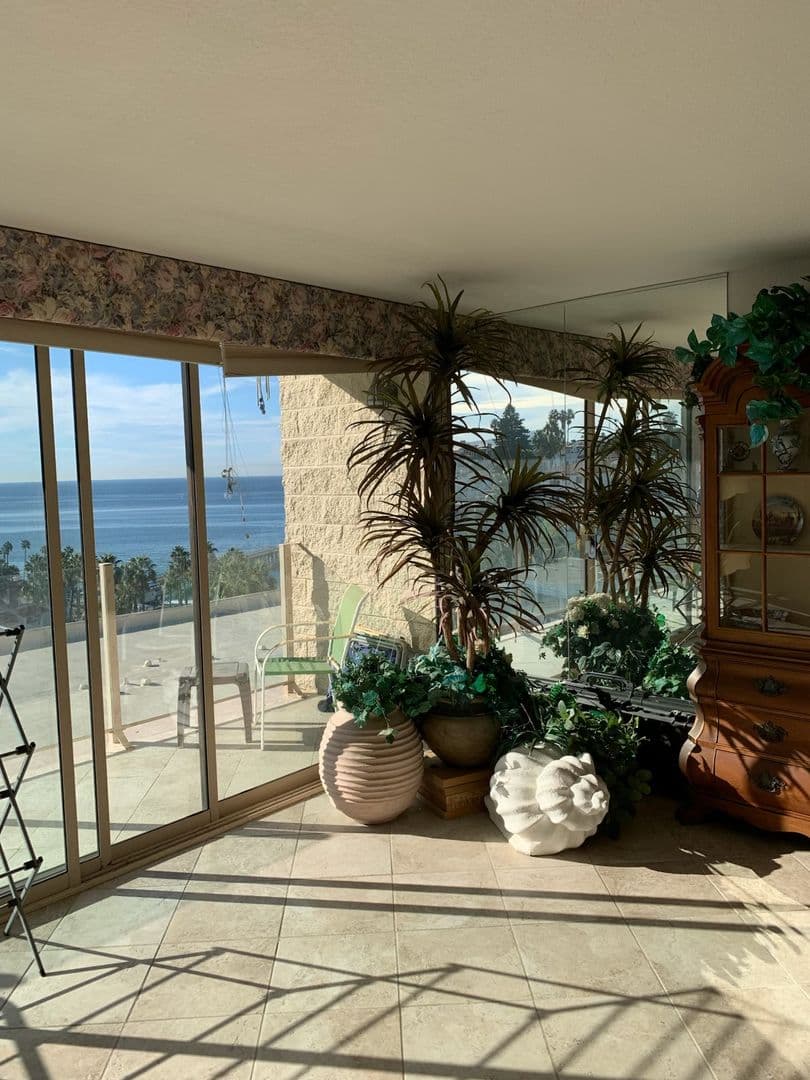 San Clemente Condo: 405 Avenida Granada, #404