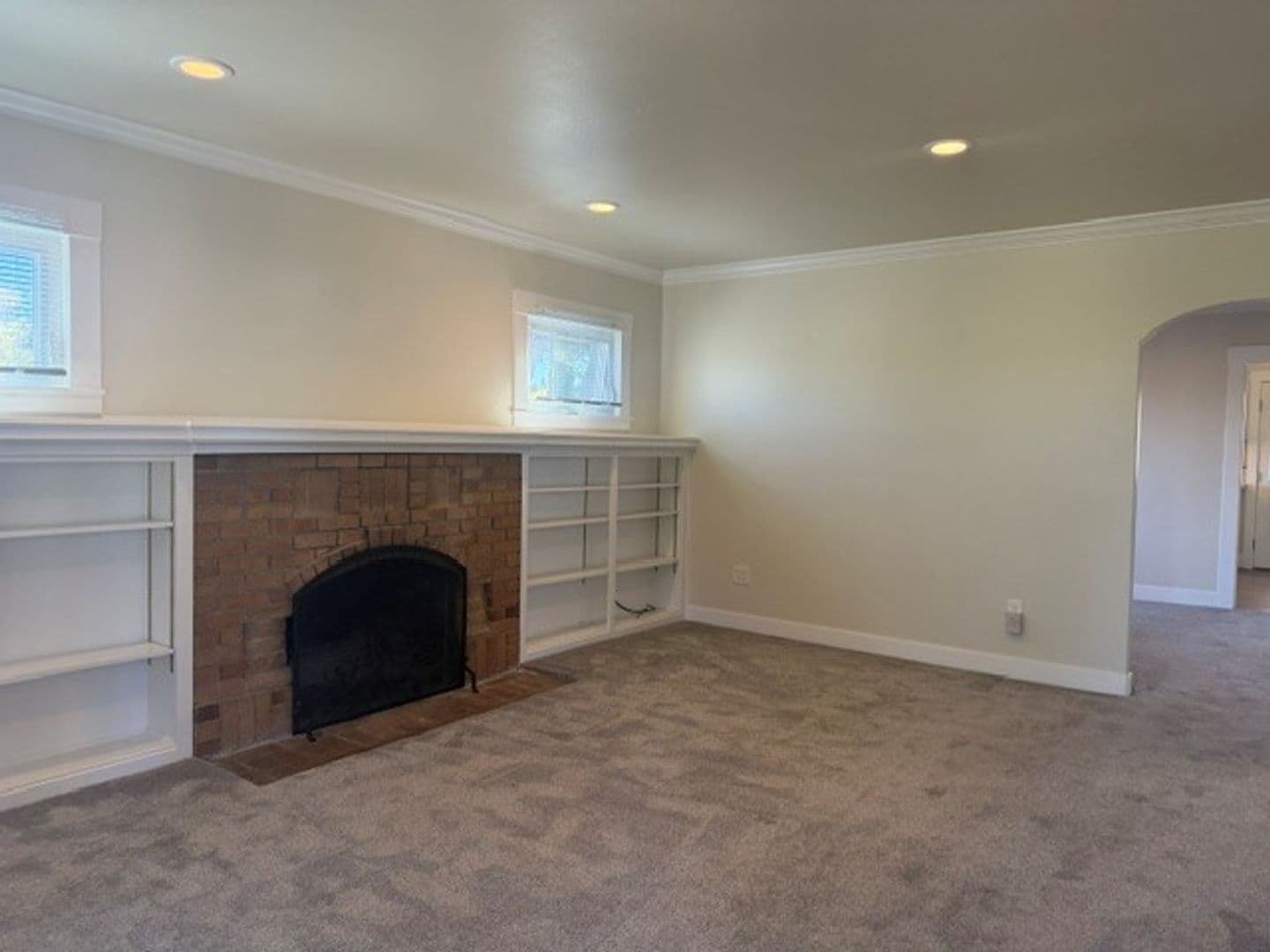 Redwood City Apartment: 122 Nueva Avenue