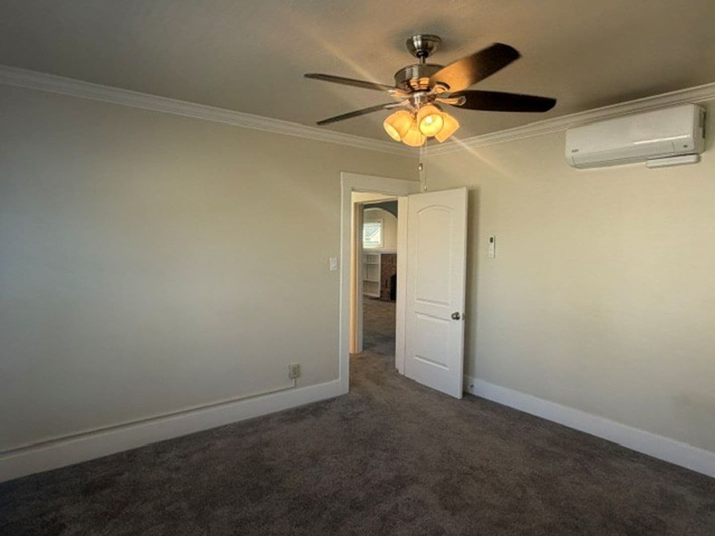 Redwood City Apartment: 122 Nueva Avenue