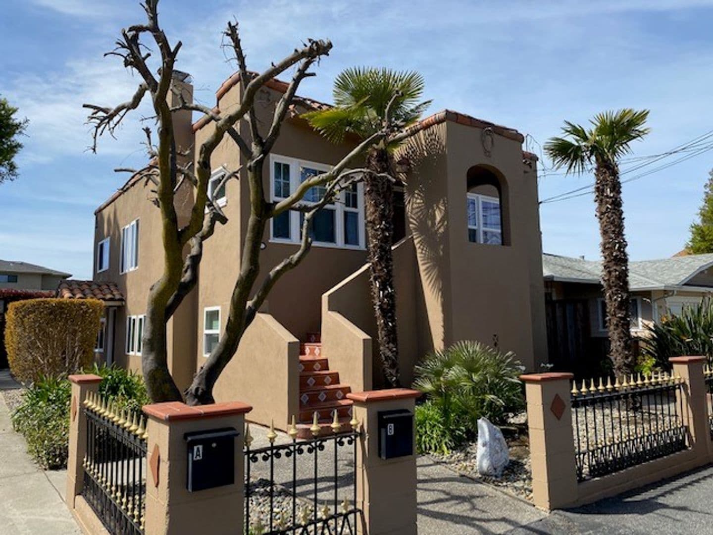 Redwood City Apartment: 122 Nueva Avenue