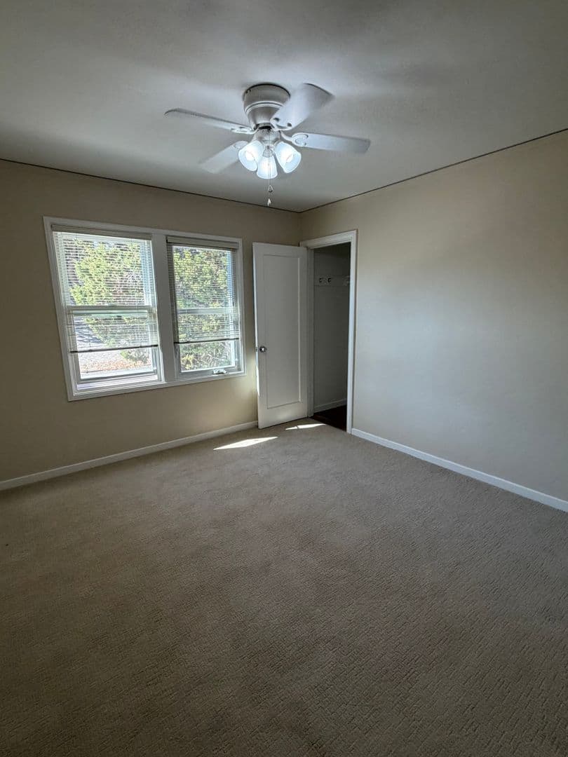 Redwood City Apartment: 40 Clinton Street