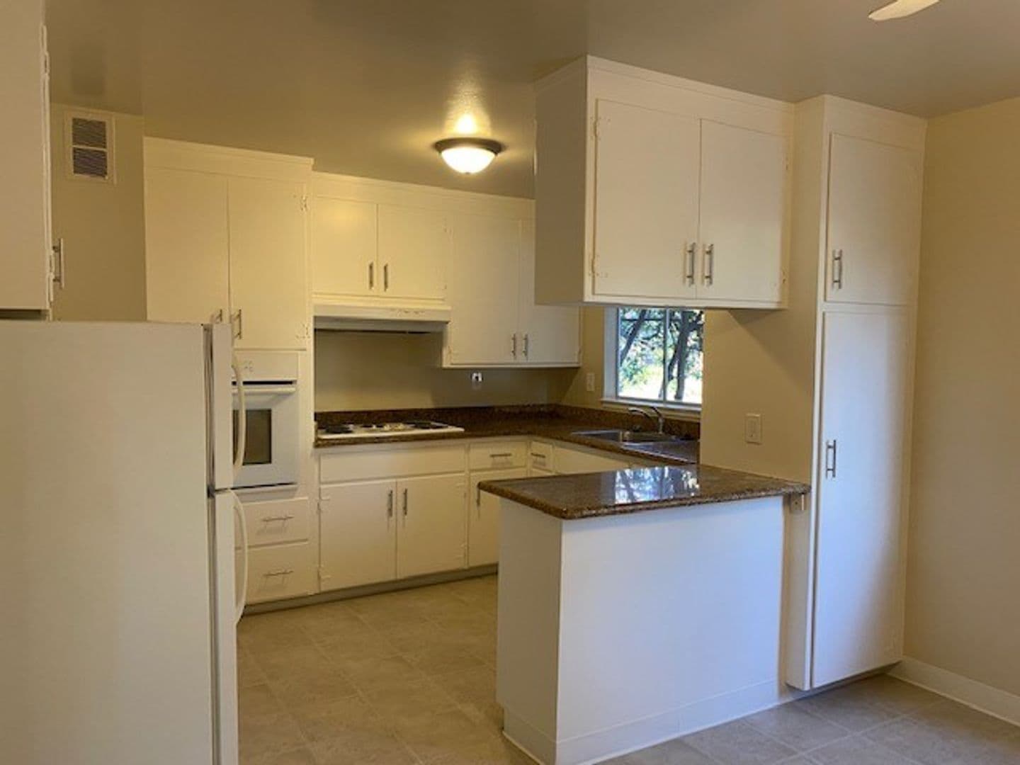 Menlo Park Apartment: 416 Waverley Street