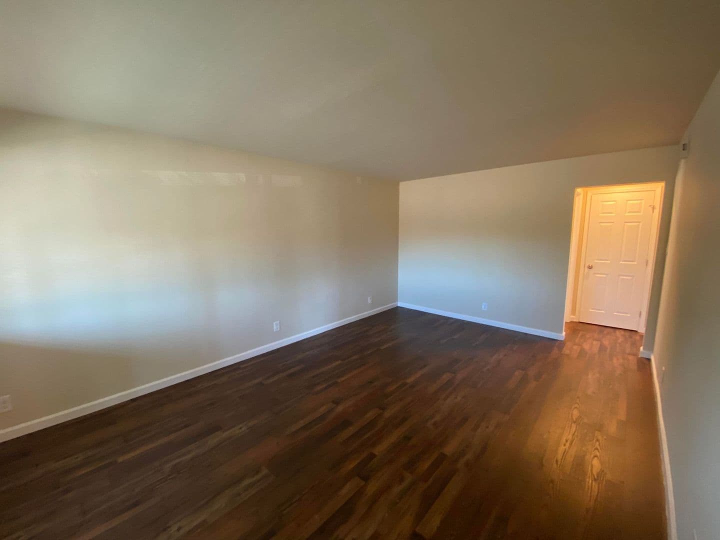 Redwood City Apartment: 1535 Hess Road