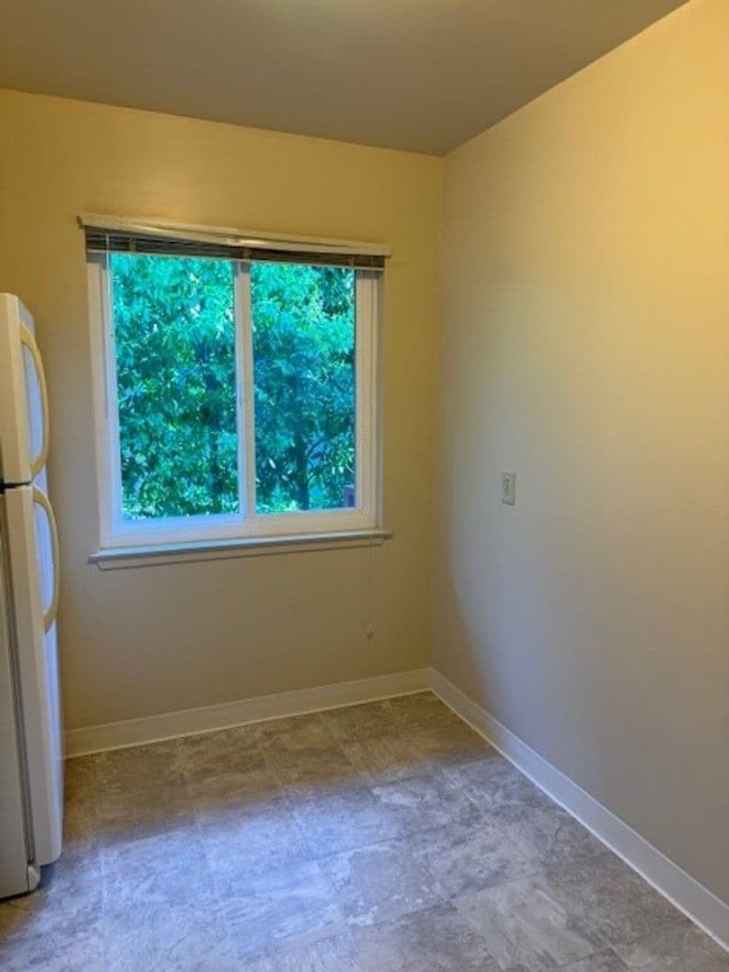 Menlo Park Apartment: 16 Kent Place