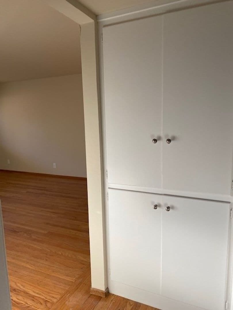 Menlo Park Apartment: 416 Waverley Street