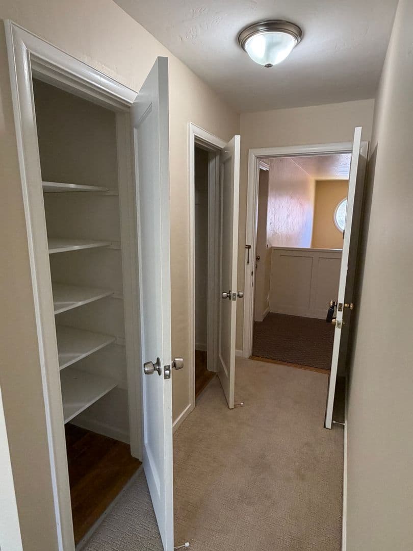 Redwood City Apartment: 40 Clinton Street