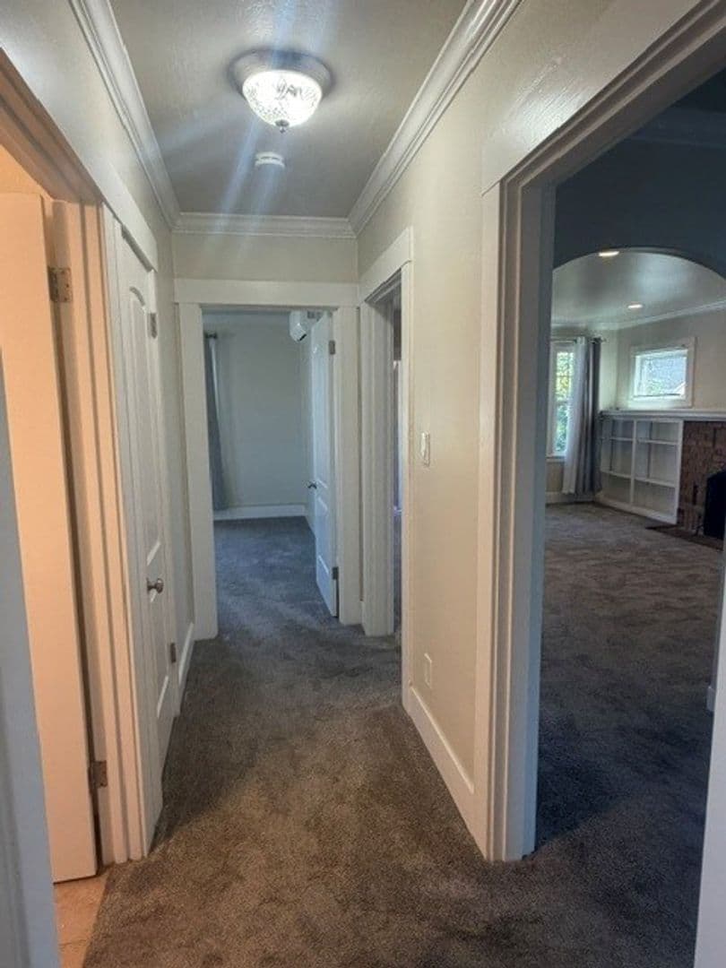 Redwood City Apartment: 122 Nueva Avenue