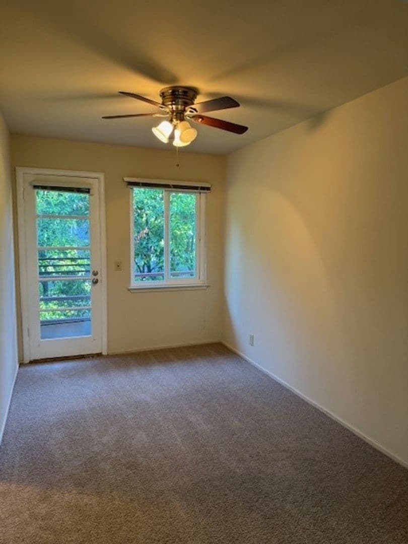Menlo Park Apartment: 16 Kent Place