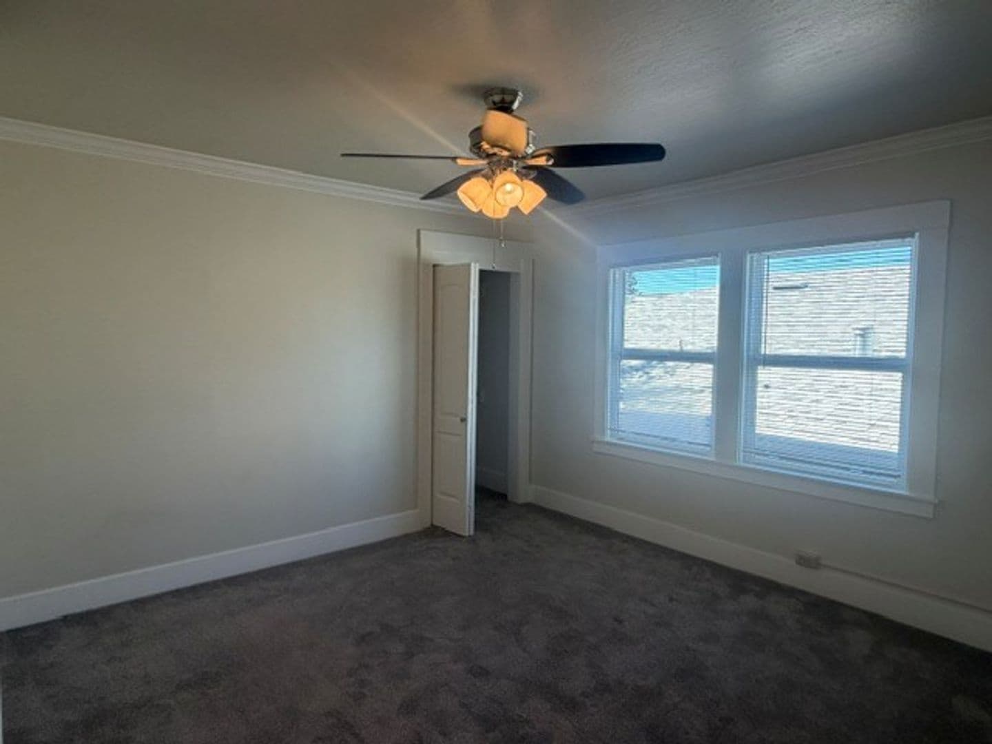 Redwood City Apartment: 122 Nueva Avenue
