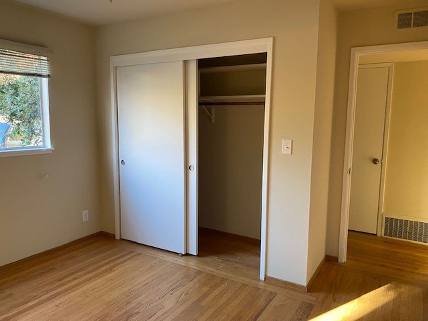 Menlo Park Apartment: 416 Waverley Street