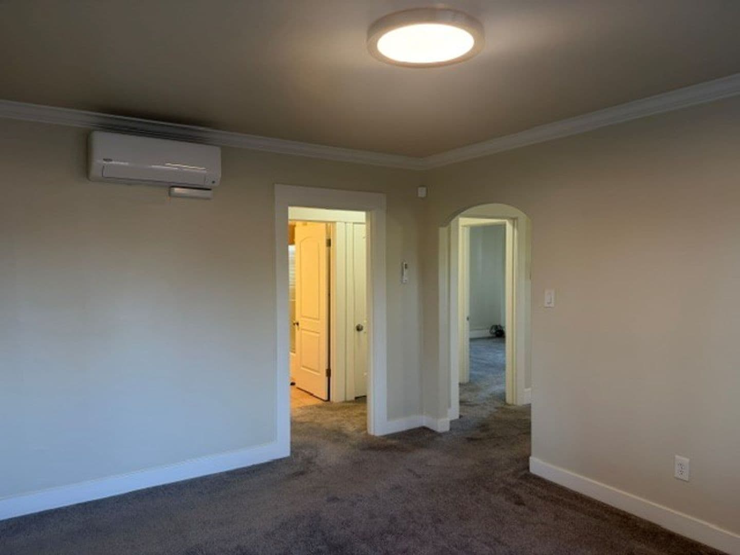 Redwood City Apartment: 122 Nueva Avenue