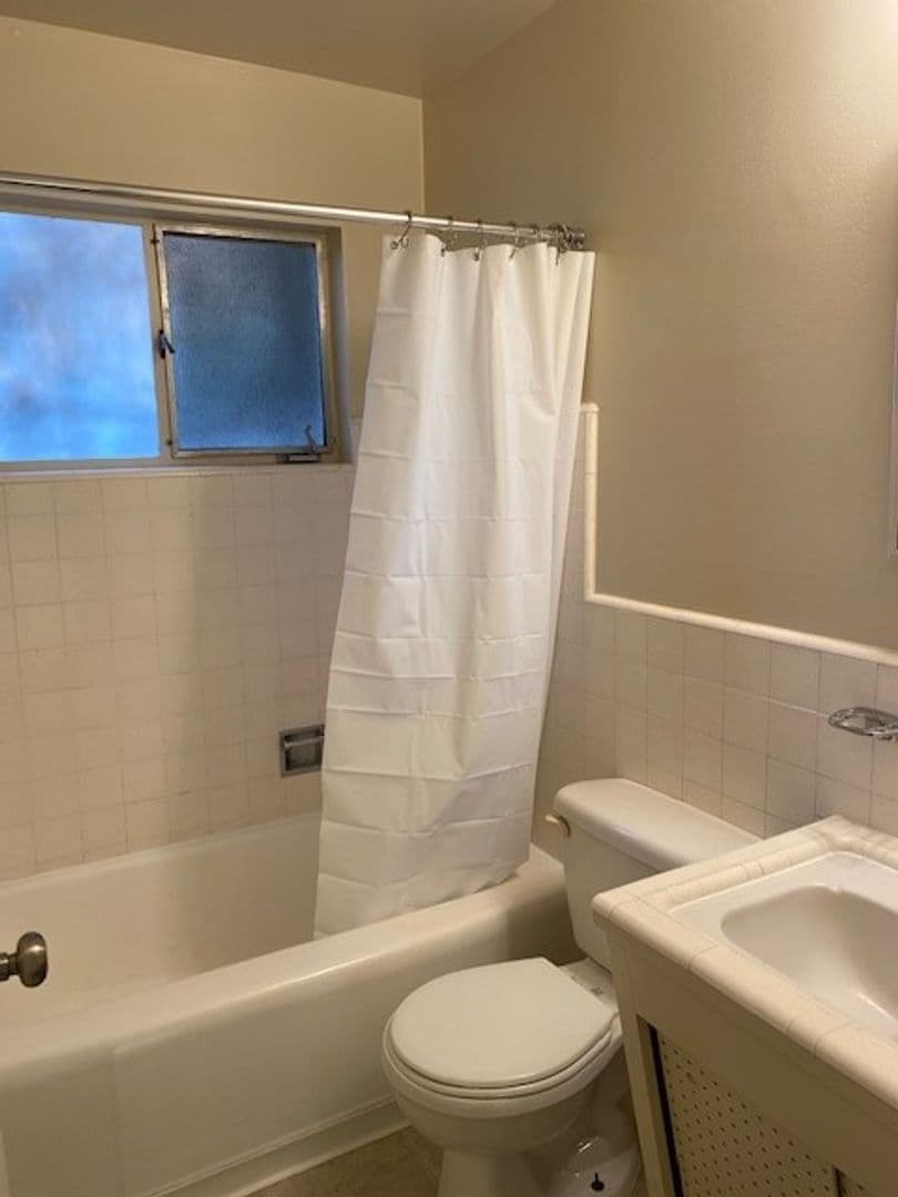 Menlo Park Apartment: 416 Waverley Street