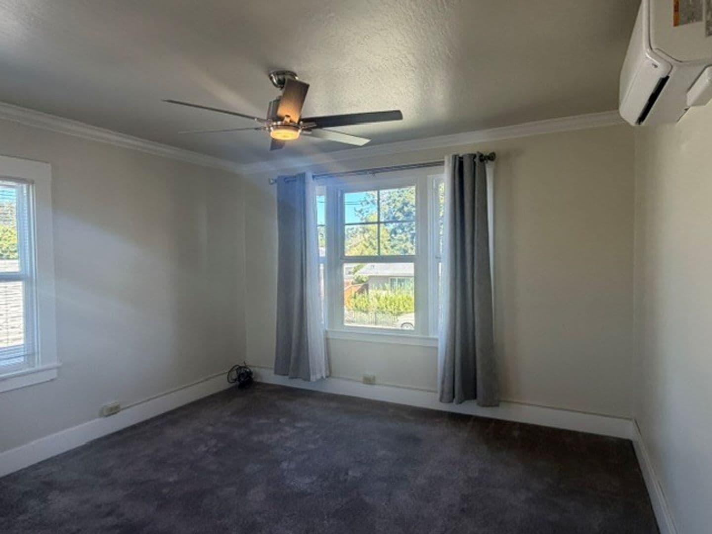 Redwood City Apartment: 122 Nueva Avenue