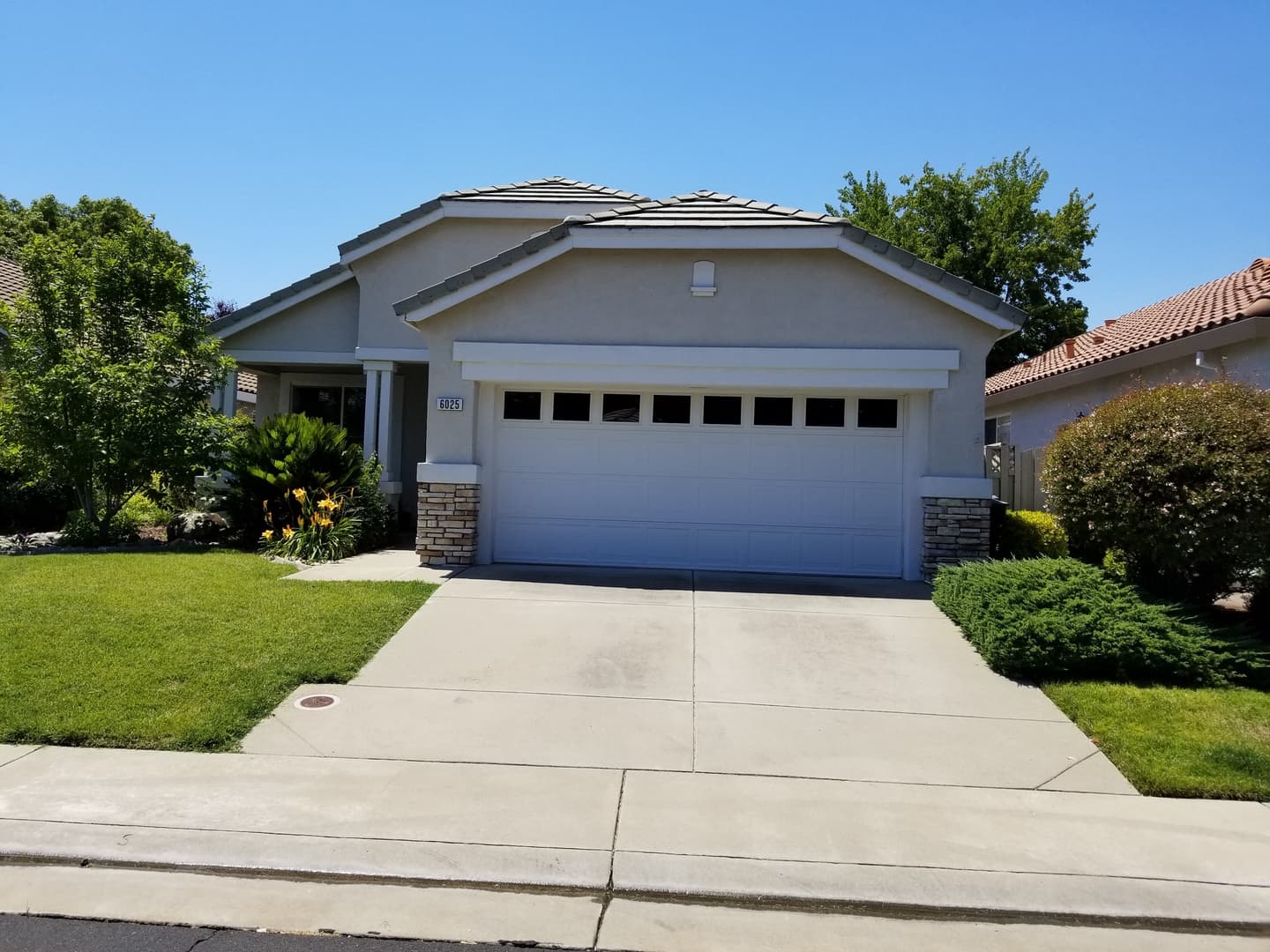 Roseville House: 6025 Whisperlodge Way