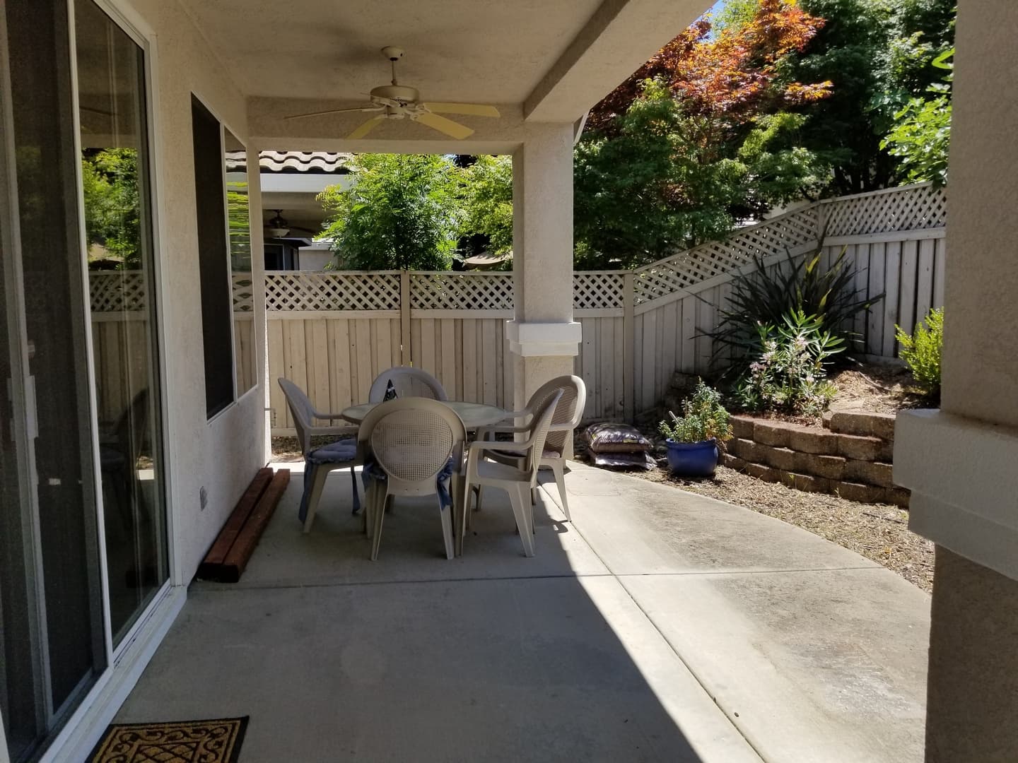 Roseville House: 6025 Whisperlodge Way