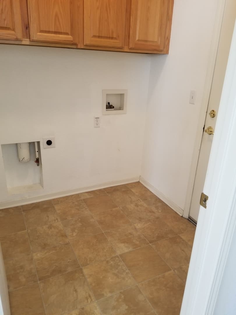 Roseville House: 6025 Whisperlodge Way