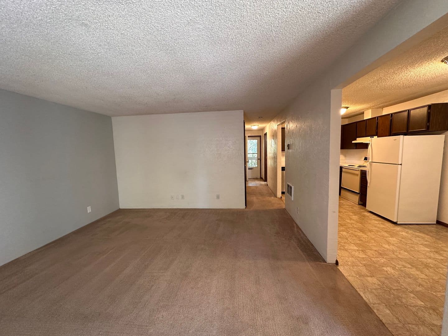 Eugene Apartment: 5477 Donald St