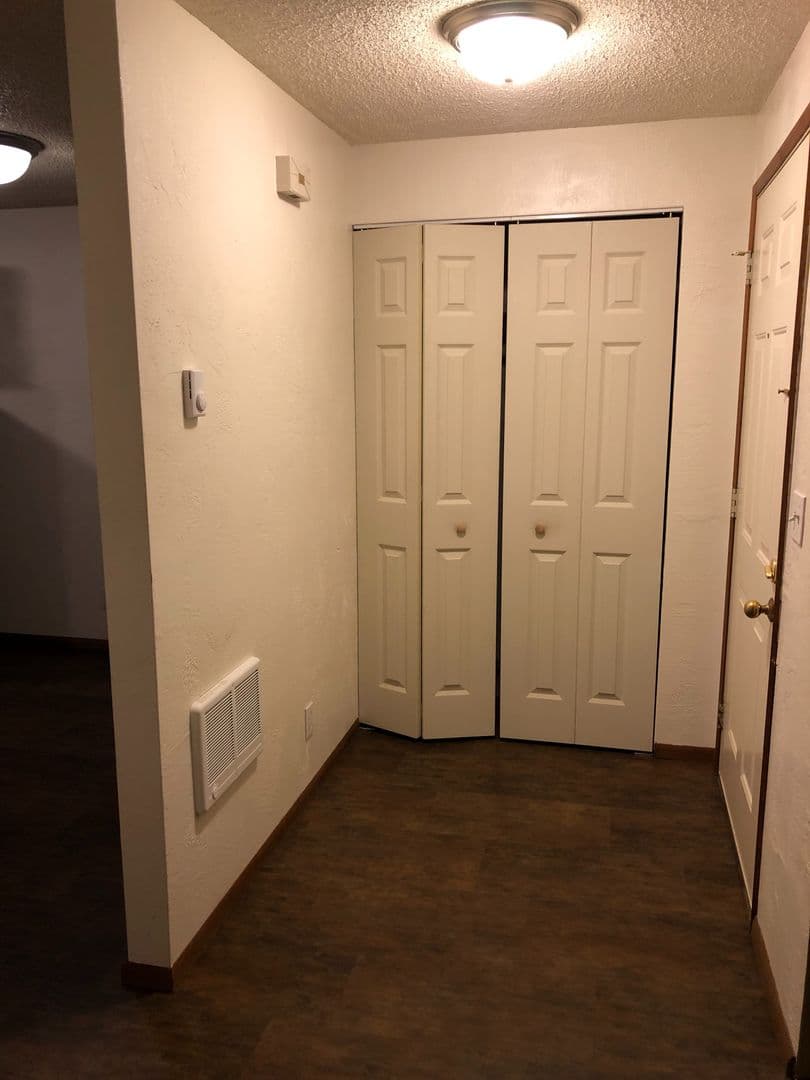Eugene Apartment: 5477 Donald St