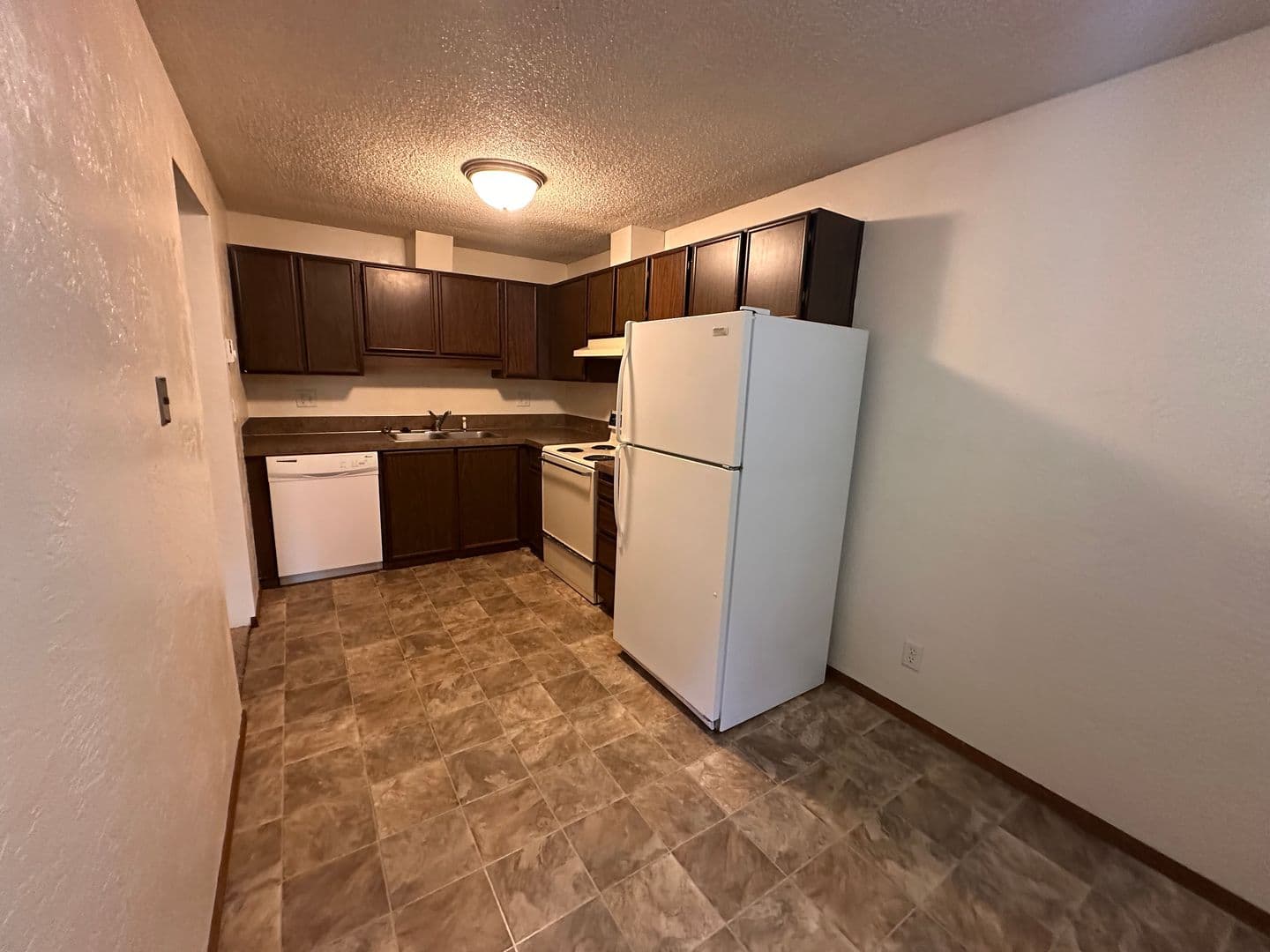 Eugene Apartment: 5477 Donald St