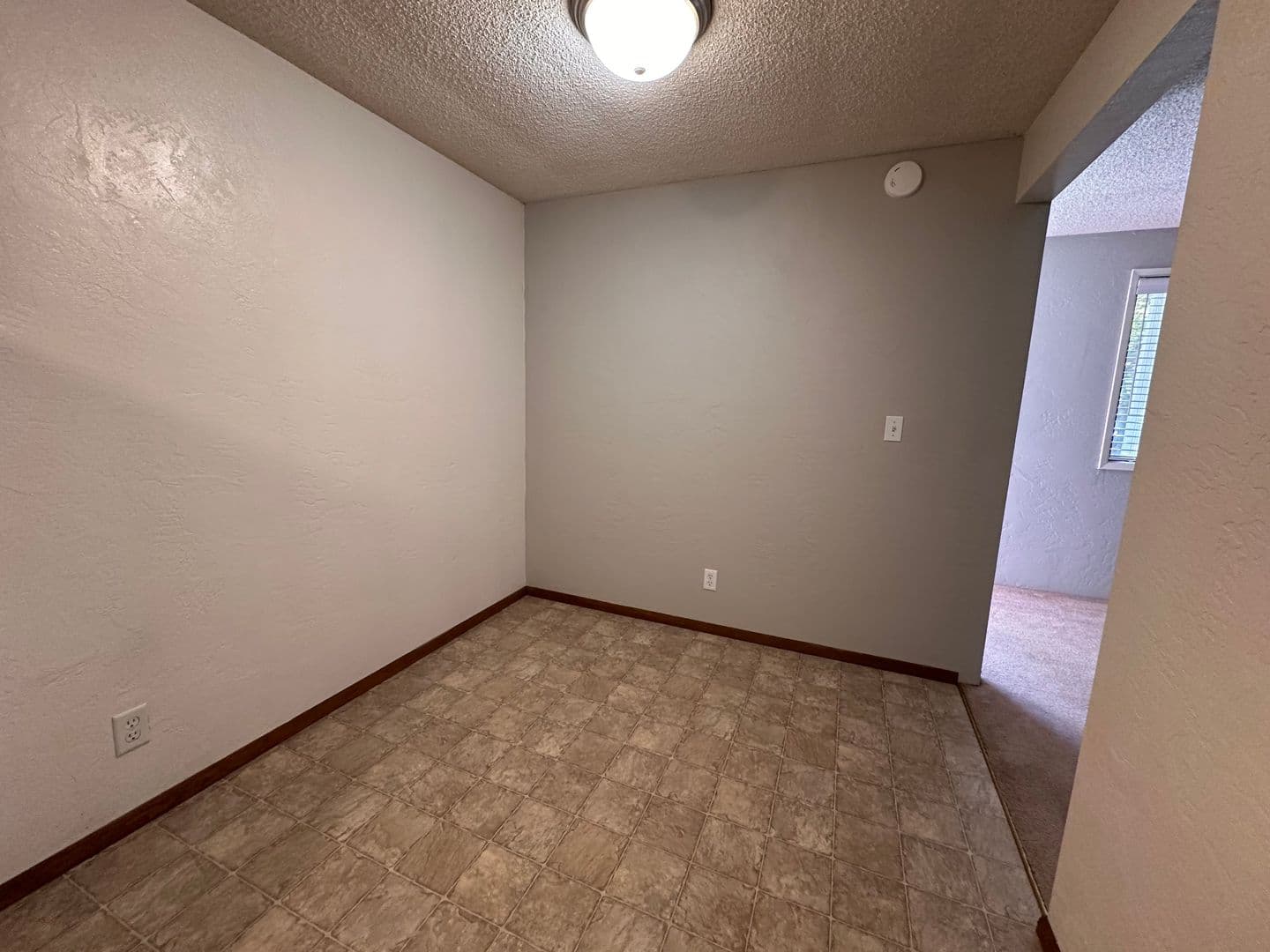 Eugene Apartment: 5477 Donald St
