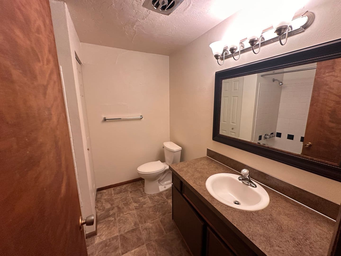 Eugene Apartment: 5477 Donald St