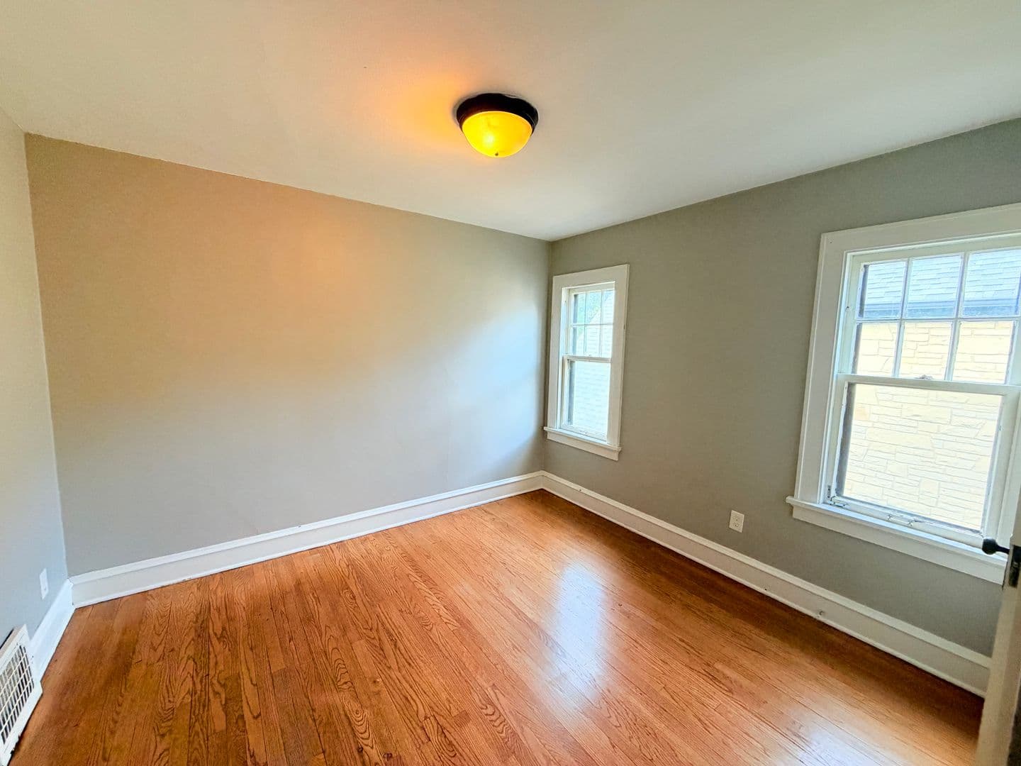 Milwaukee Apartment: 3412-3414 N 45th St