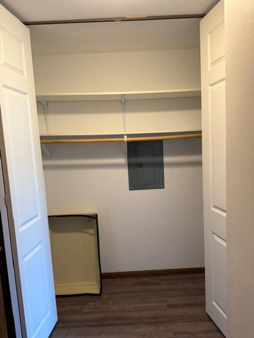 New Holstein Apartment: 2129 Randolph Ave
