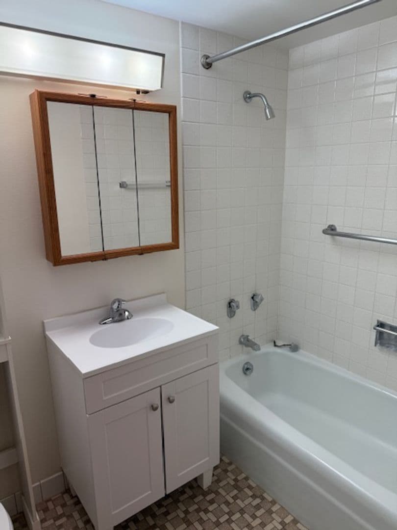New Holstein Apartment: 2129 Randolph Ave