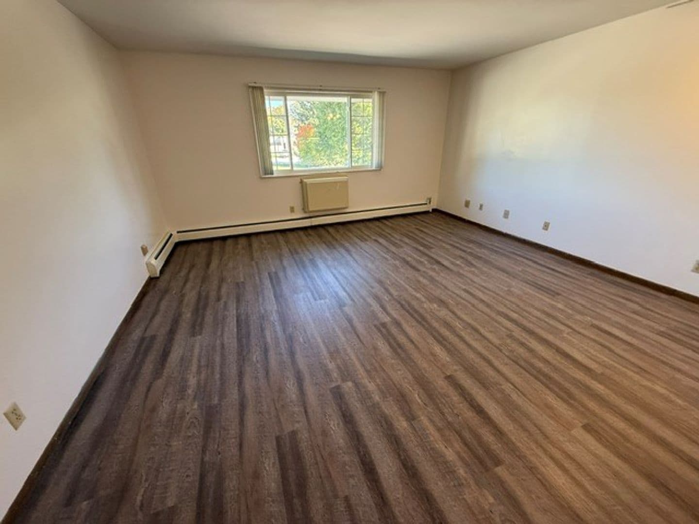 New Holstein Apartment: 2129 Randolph Ave