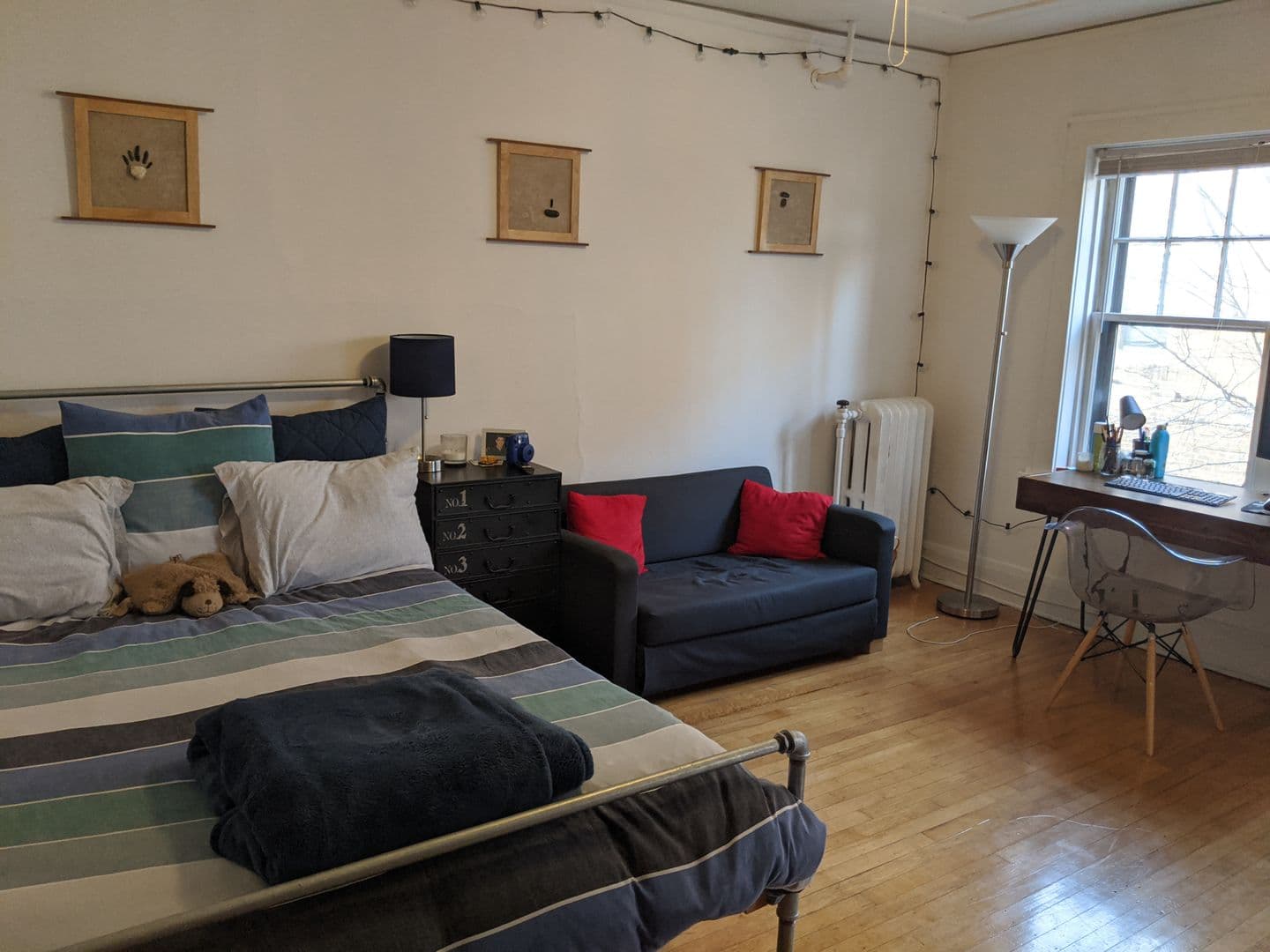 Milwaukee Apartment: 2957 N Bartlett Ave