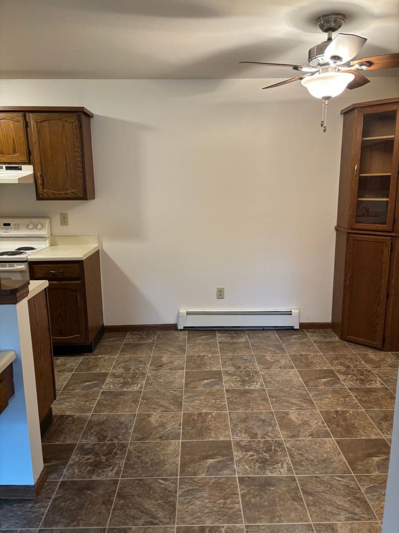 West Bend Apartment: 410 S River Rd