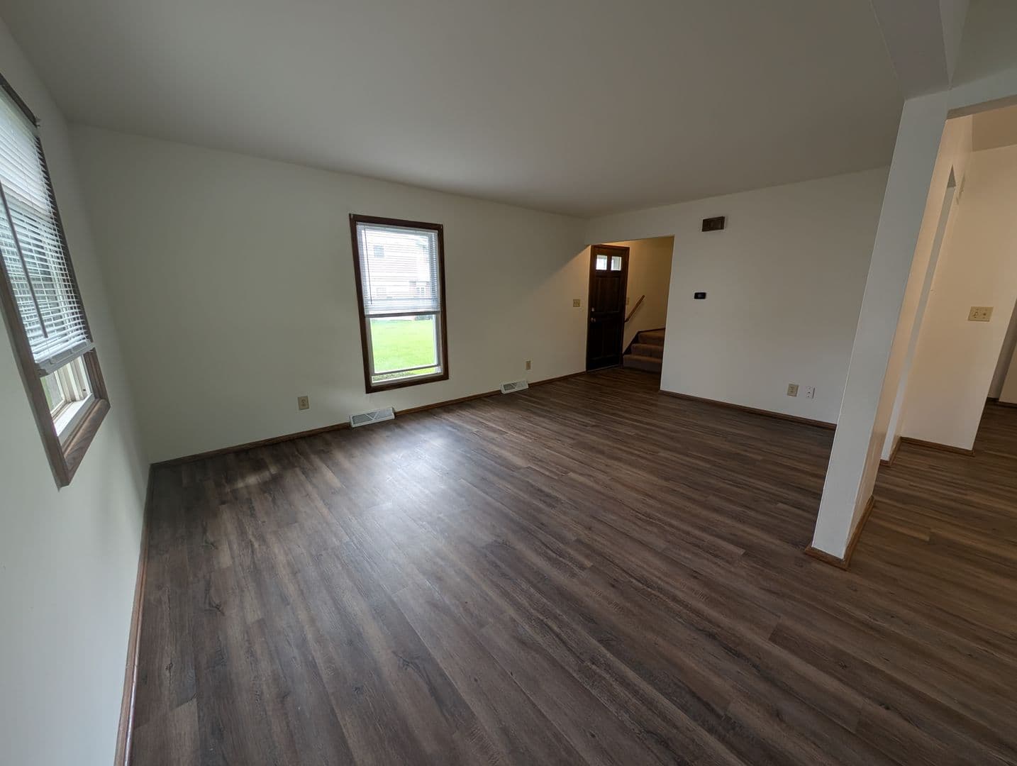 Brookfield Apartment: 1345 Dover Place