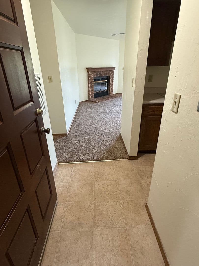DePere Apartment: 1901 Ridgeway Dr