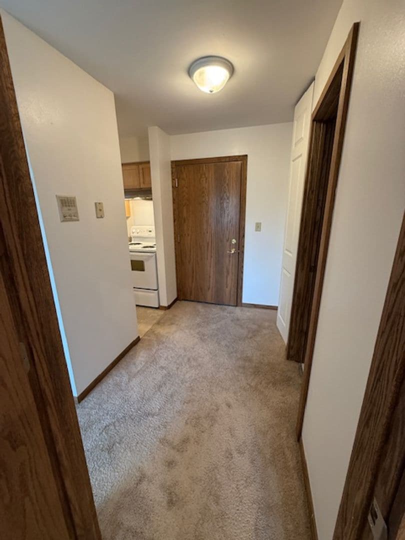 New Holstein Apartment: 2129 Randolph Ave