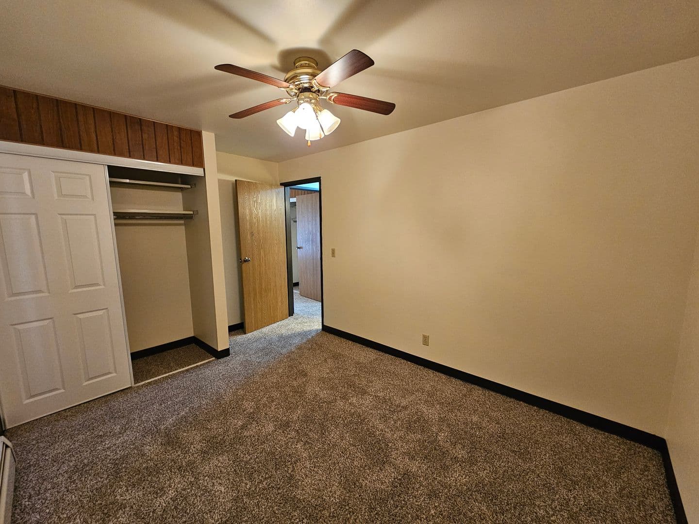 Appleton Apartment: 1201 East Gunn St # 5