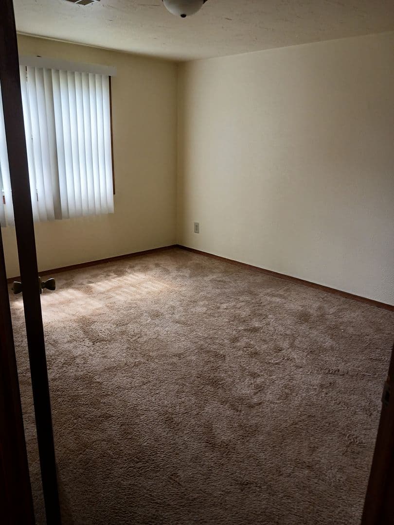 Green Bay Apartment: 2970 Mossy Oak Cir