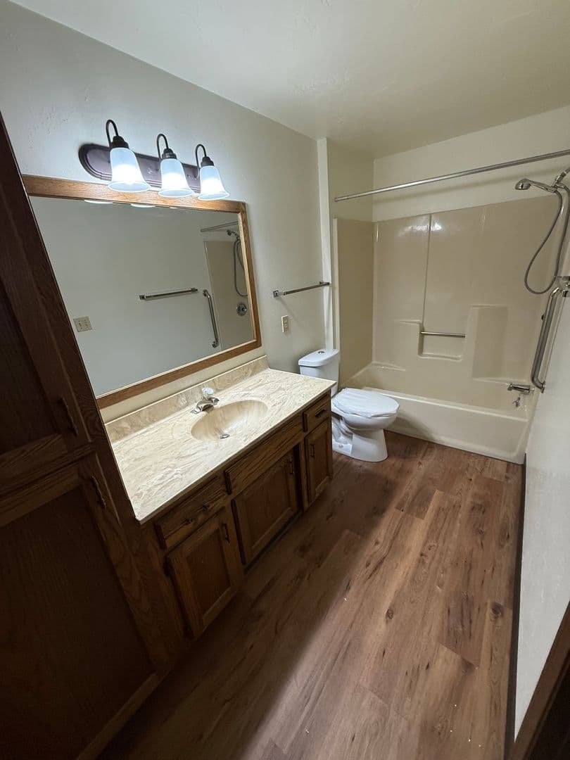 DePere Apartment: 1901 Ridgeway Dr