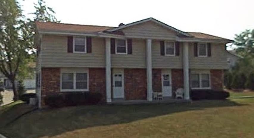 Brookfield Apartment: 1345 Dover Place