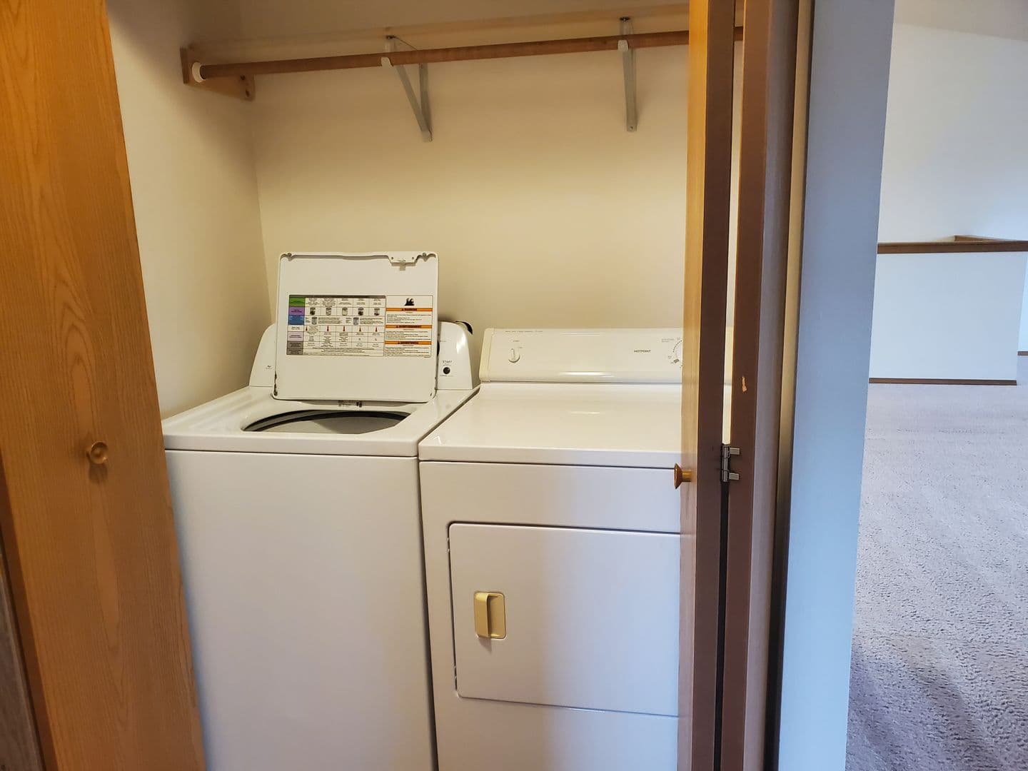 Plymouth Apartment: 225 S River Blvd
